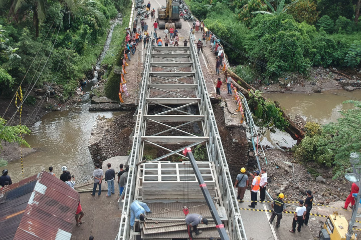 Jembatan Sementara Jalur Padang-Pekanbaru Ditargetkan Selesai Sabtu