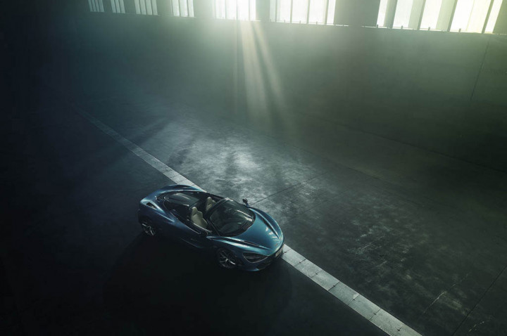 Eksotisme Supercar Convertible McLaren 720S Spider