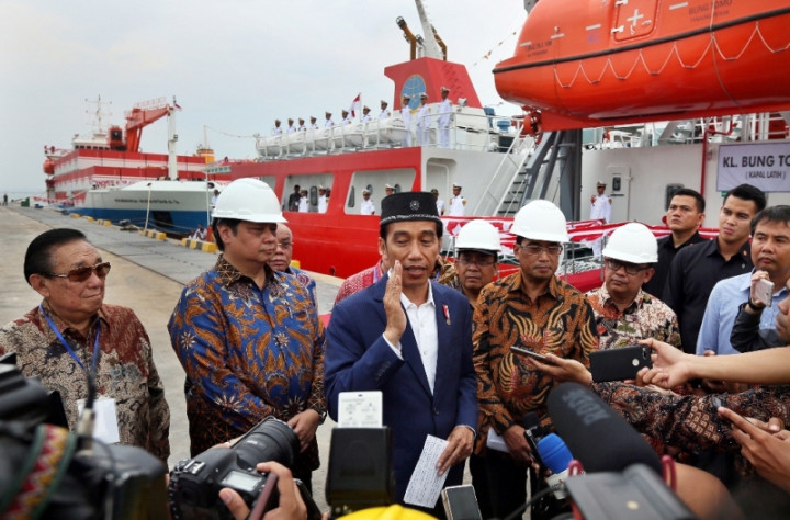 Kekayaan Pemilik AKR Corporindo Tergerus 42%