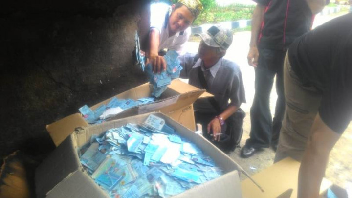 32 Ribu KTP-el Warga Depok Dibakar