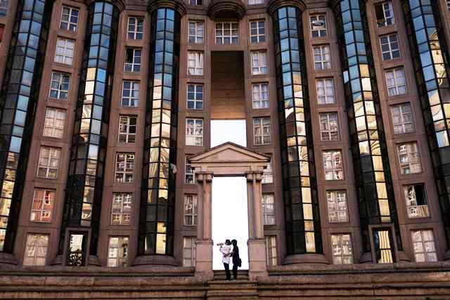 Les Espaces d’Abraxas, Apartemennya Hunger Games