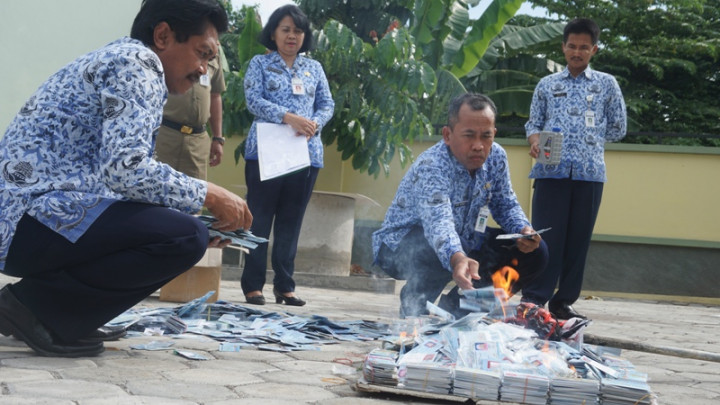 Disdukcapil Jepara Bakar KTP-el Bertahap