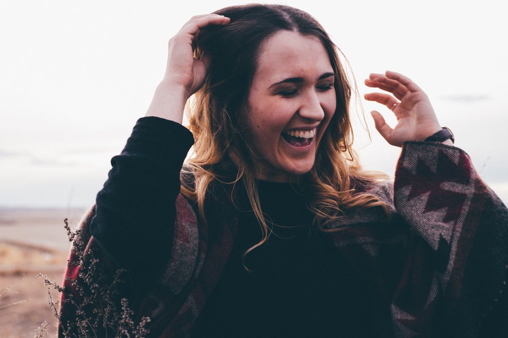 Proses menangkap informasi dengan cepat, membuat perempuan lebih sensitif mengolah sesuatu. (Foto Ilustrasi: Priscilia du Preez/Unsplash.com)