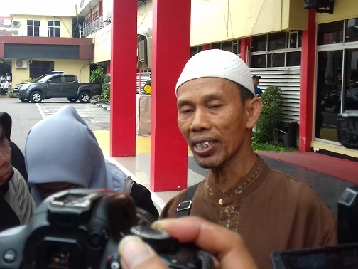 Perusak Baliho Demokrat Tergiur Janji Rp100 Ribu