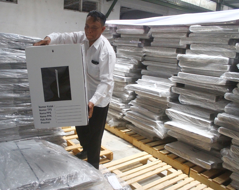 Kotak Suara Kardus Implementasi Undang-Undang