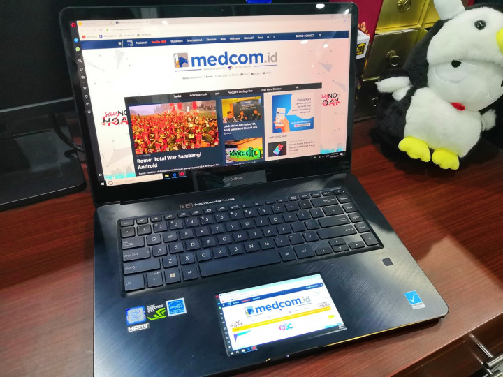 ASUS ZenBook Pro 15 UX580, ScreenPad untuk Multitasking