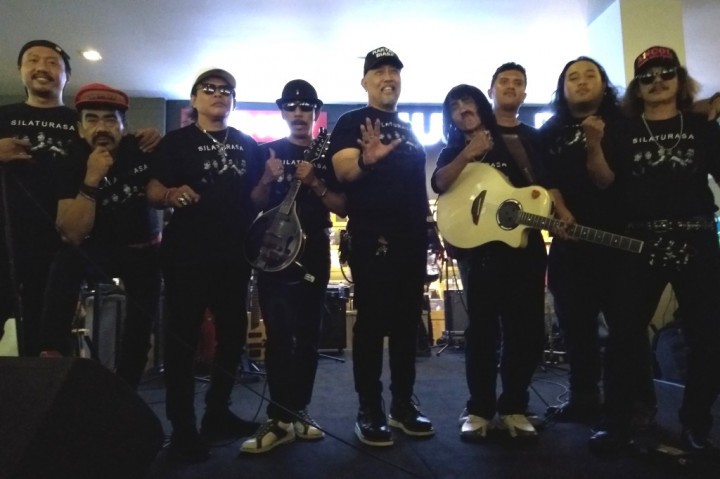 Kembali Bermusik, Indro Warkop Jadi Vokalis OM PMR