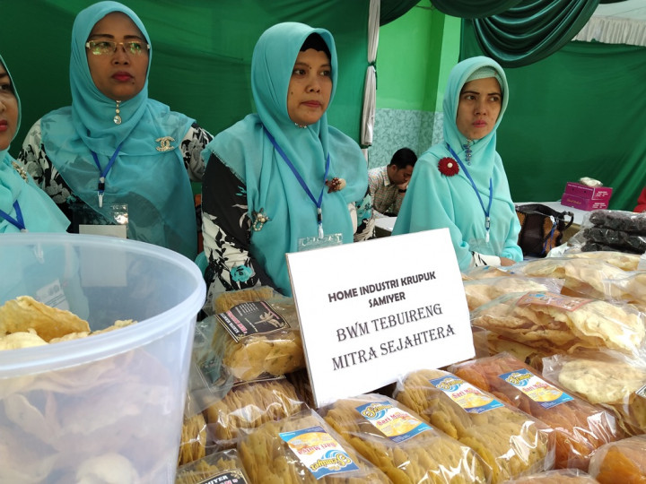 Warga Jombang Tuai Manfaat Pinjaman Bank Wakaf Mikro