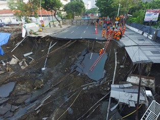 BBPJN Beri Saran Teknis terkait Konstruksi Jalan Ambles di Surabaya