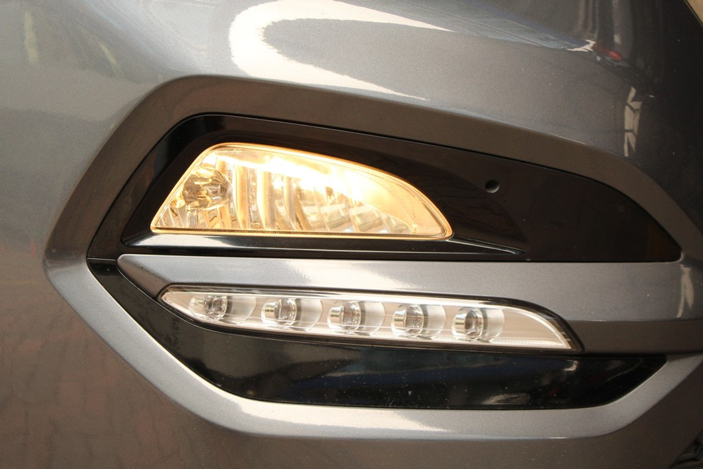 masih banyak pemilik mobil awam yang hanya tahu bahwa foglamp adalah aksesoris tambahan untuk membedakan fitur dan tingkat kemewahan sebuah mobil. Hyundai