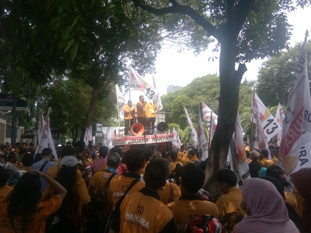 Kader Hanura 'Geruduk' KPU