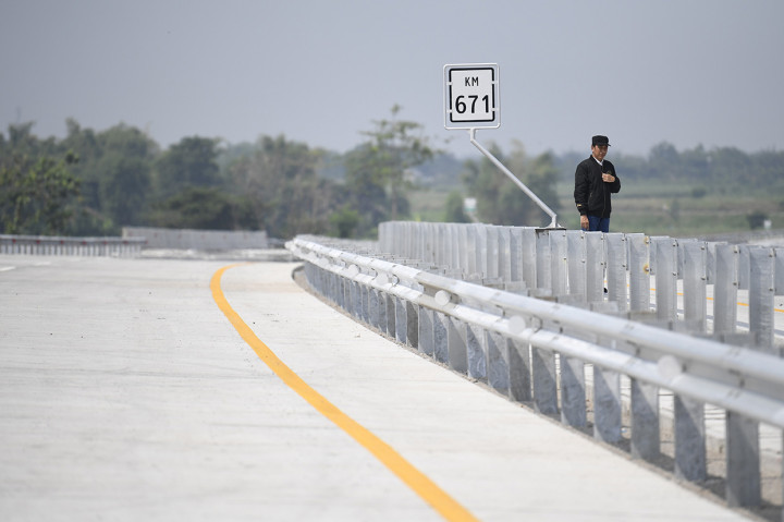 Jokowi Resmikan Tol Trans Jawa