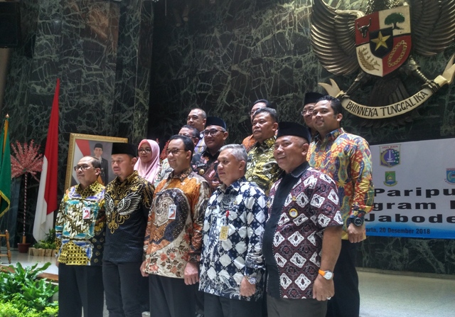 Anies Buat Resolusi Masalah Sampah dan Transportasi