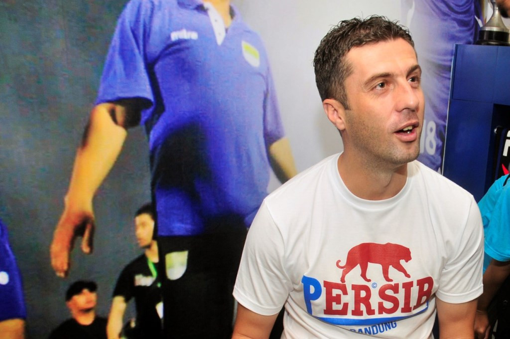 Persib Tunjuk Miljan Radovic sebagai Pe   latih Anyar - Medcom.id