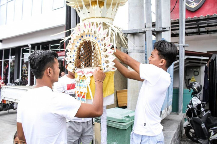 Rayakan Galungan, Pemain Bali United Bikin Penjor