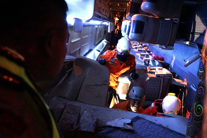 Tabrakan Dua Bus di Banyuwangi Tewaskan 3 Orang