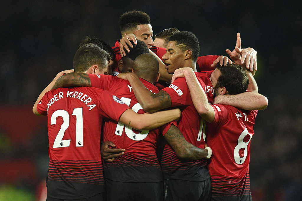 MU Bekap Huddersfield 3-1