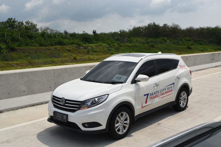 Tabrakan Beruntun Intai Pengemudi di Tol Trans Jawa