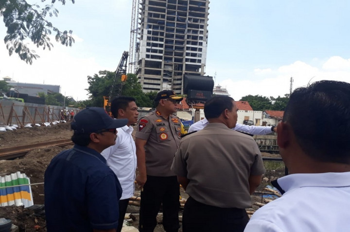 Lima Orang Bisa Jadi Tersangka Jalan Gubeng Ambles