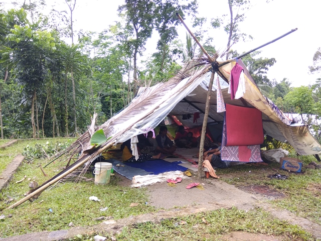Korban Tsunami:  Kami Lebih Butuh Bantuan Uang