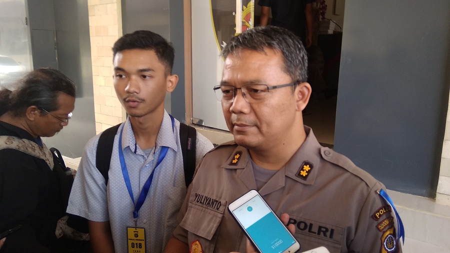 Kabid Humas Polda DIY, AKBP Yuliyanto (kanan) dan Ketua panitia Farmasi Cup 2018 UGM, Hilarius Ardi, Kamis, 27 Desember 2018. Medcom.id/ Ahmad Mustaqim.
