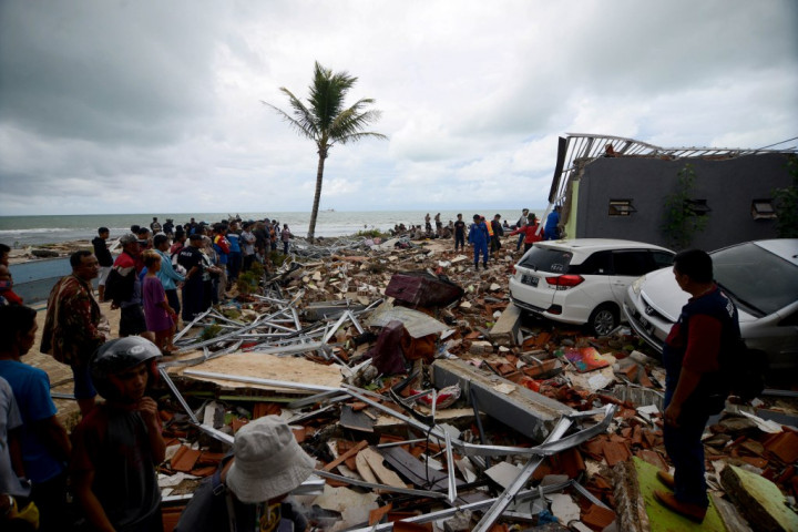 Korban Tewas Tsunami Selat Sunda Jadi 426 Orang