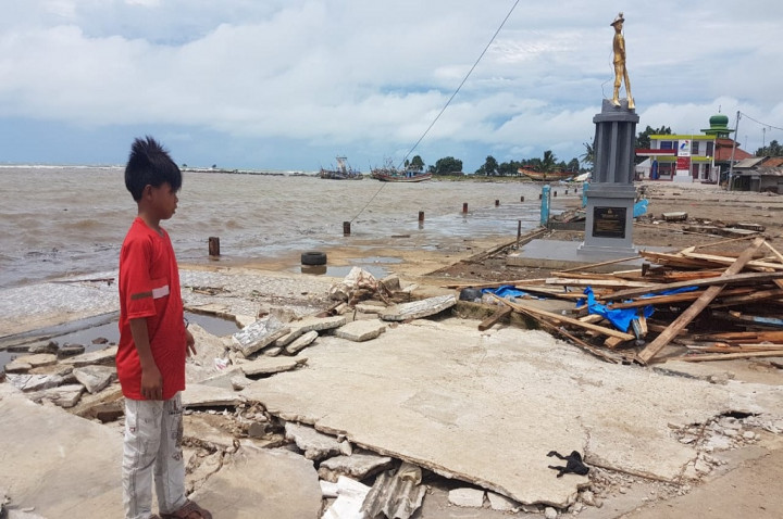 Kesedihan Bocah Buruh Pelelangan Ikan di Pandeglang