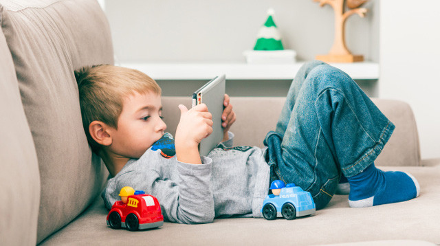 Kiat Menjauhkan Anak dari Bahaya Siber Pornografi (Foto: gettyimages)