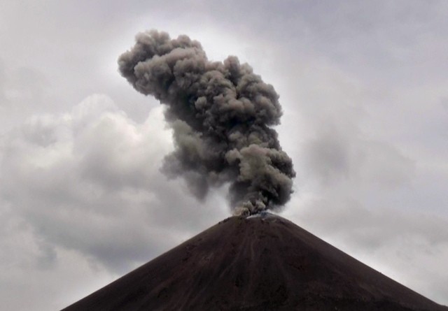 Tinggi Gunung Anak Krakatau Menyusut 228 Meter