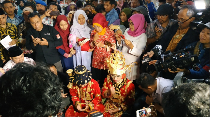 557 Pasangan Nikah Massal di Malam Pergantian Tahun