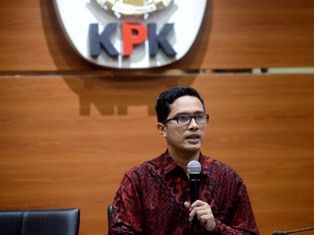 KPK Geledah Dua Lokasi Terkait Suap Penyediaan Air Minum