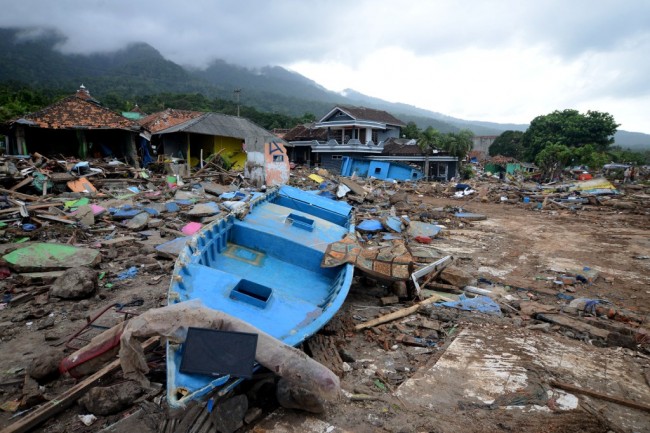 Sampah Tsunami Sebabkan Banjir Pandeglang