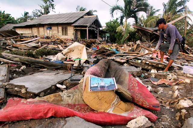 Jokowi: Korban Tsunami Direlokasi, Tak Ada Hunian Sementara