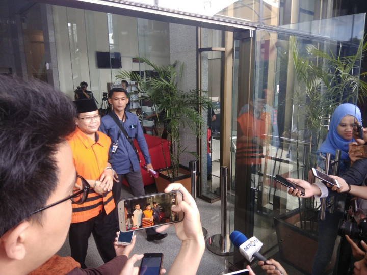 Taufik Kurniawan Pasrah Diborgol