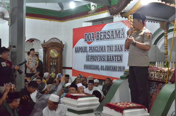 Kapolri Ajak Korban Tsunami Bangkit