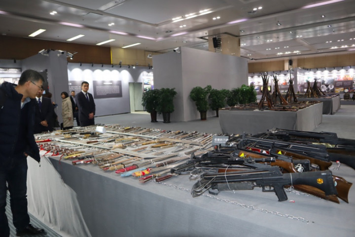 Pemerintah Xinjiang Pamerkan Bukti Bentrokan Berujung Kekerasan