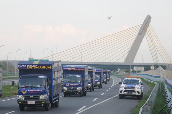 NasDem Jatim Kirim 38 Truk Bantuan Tsunami Selat Sunda