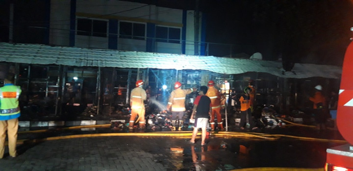 Puluhan Kios Terbakar, Mobil dan Uang Tunai Rp10 Juta Hangus