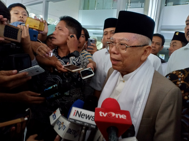 Ma'ruf Amin Jenguk Arifin Ilham