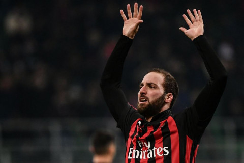 Sarri Ngotot Datangkan Gonzalo Higuain