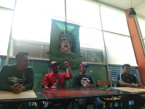 Konferensi pers acara sholawat dan doa bersama Bonek Mania