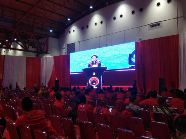 Megawati Sindir Kader Karbitan