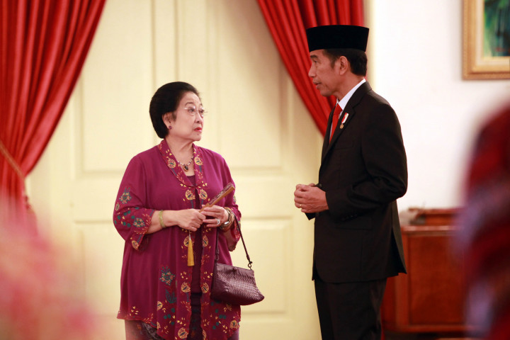 Perbincangan Jokowi Saat Menyopiri Megawati dan JK
