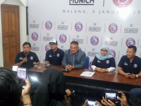 Konferensi pers Arema FC bersama apparel Munich-X. (Foto: