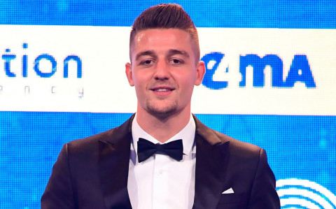 Sergej Milinkovic-Savic terpilih sebagai gelandang terbaik Serie