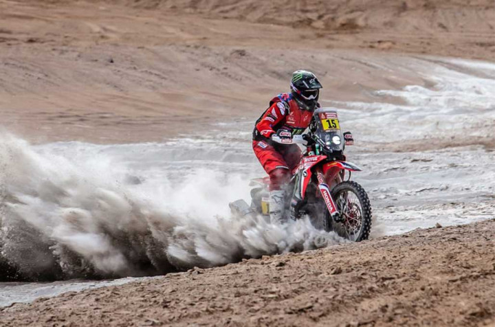 Lompatan Besar Brabec, Walkner Terjatuh di Etape-4