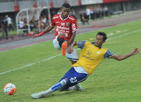 Barito Putera Lepas Hansamu ke Persebaya