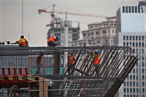 Karet Dikaji sebagai Bahan Baku Infrastruktur