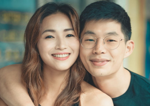 Trik Membuat Pasangan Tersenyum Setiap Pagi