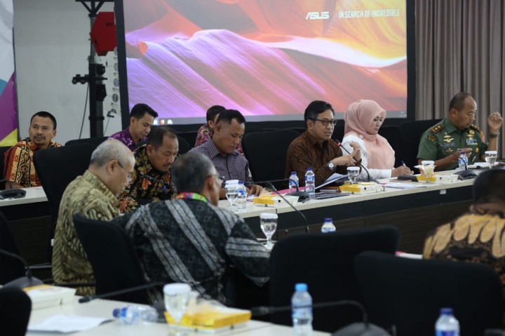 Kemenko PMK Imbau Masyarakat Menjauh dari Pantai